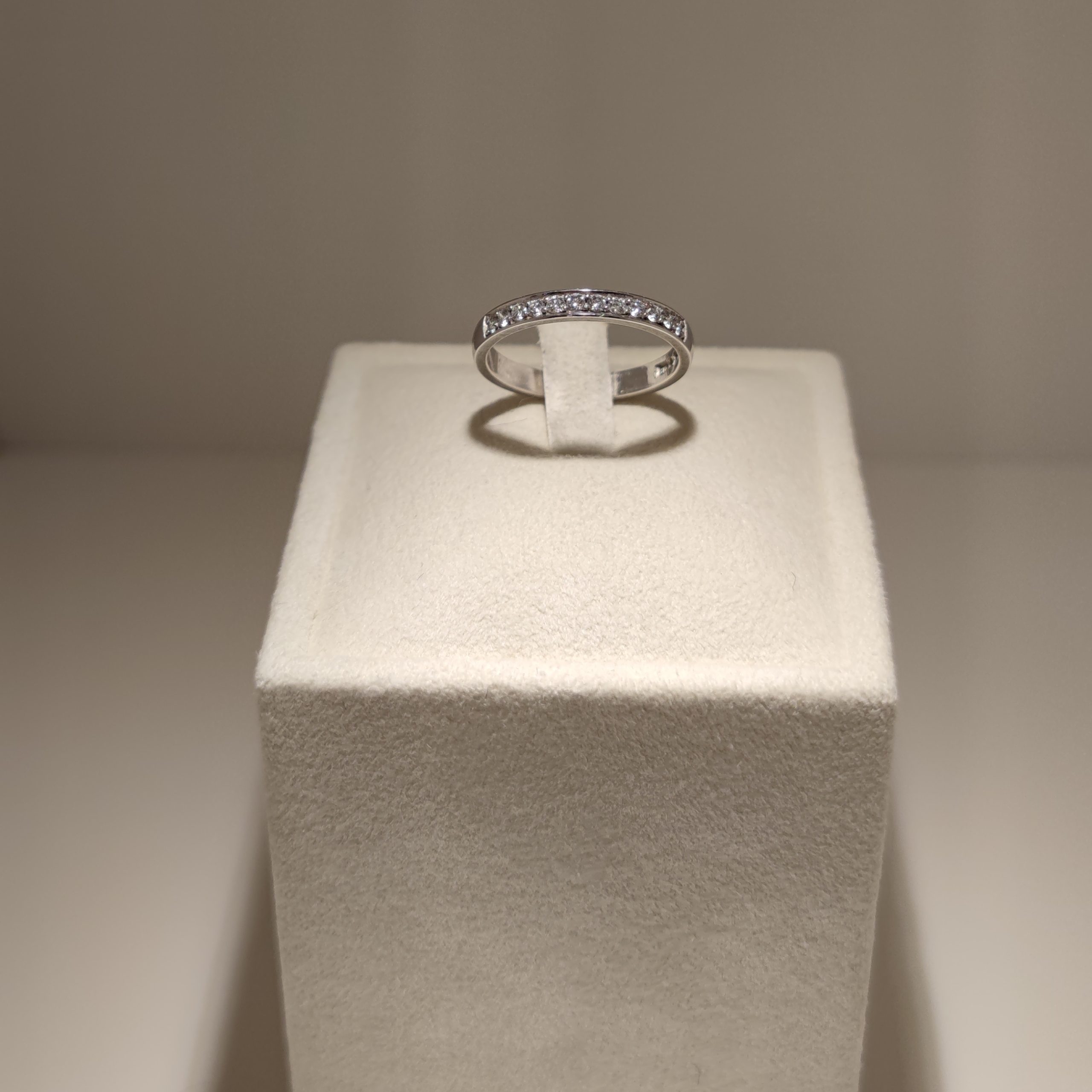 Engelbert Alliansring 12x0,02ct (0,24ct)