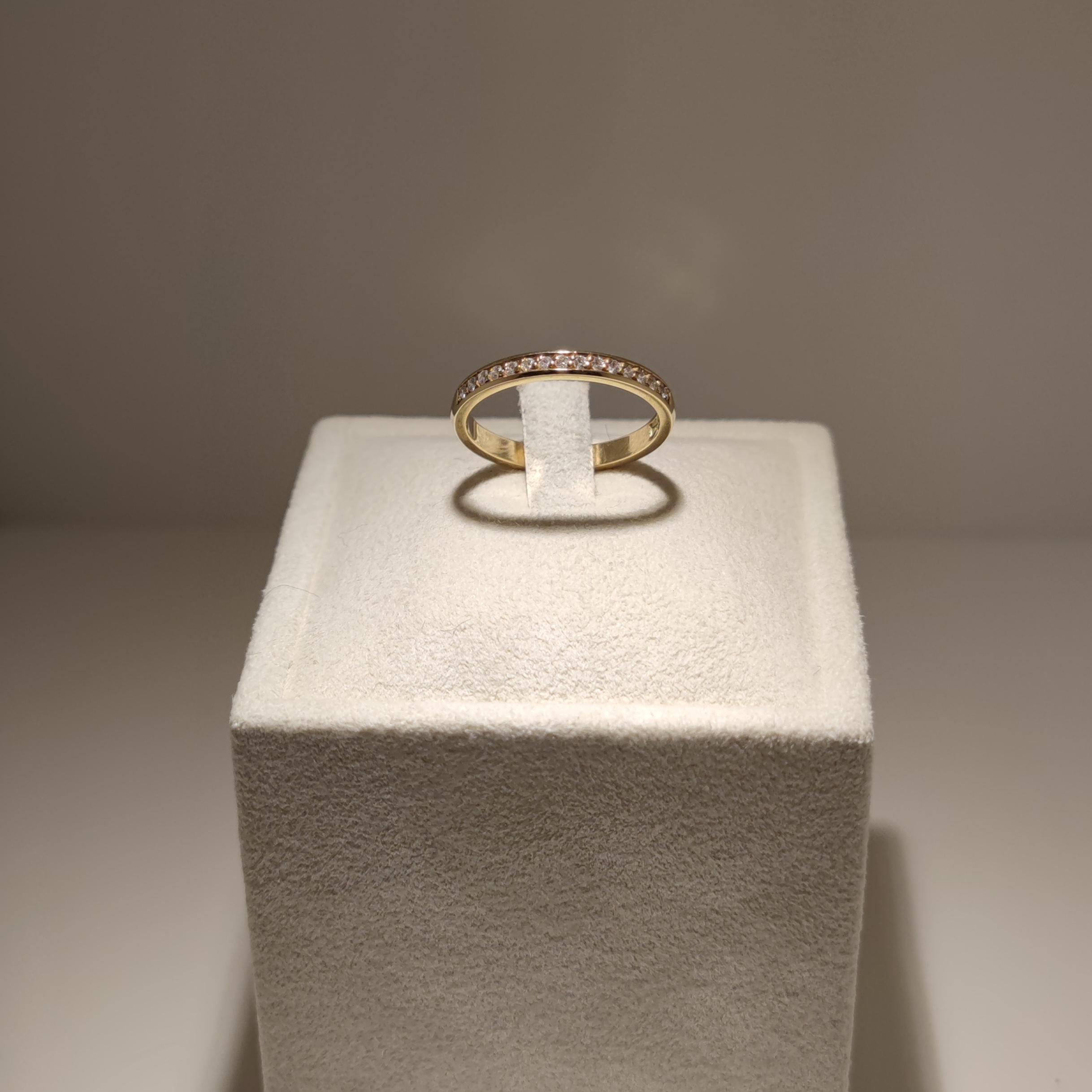 Engelbert Alliansring 15x0,01ct (0,15ct)