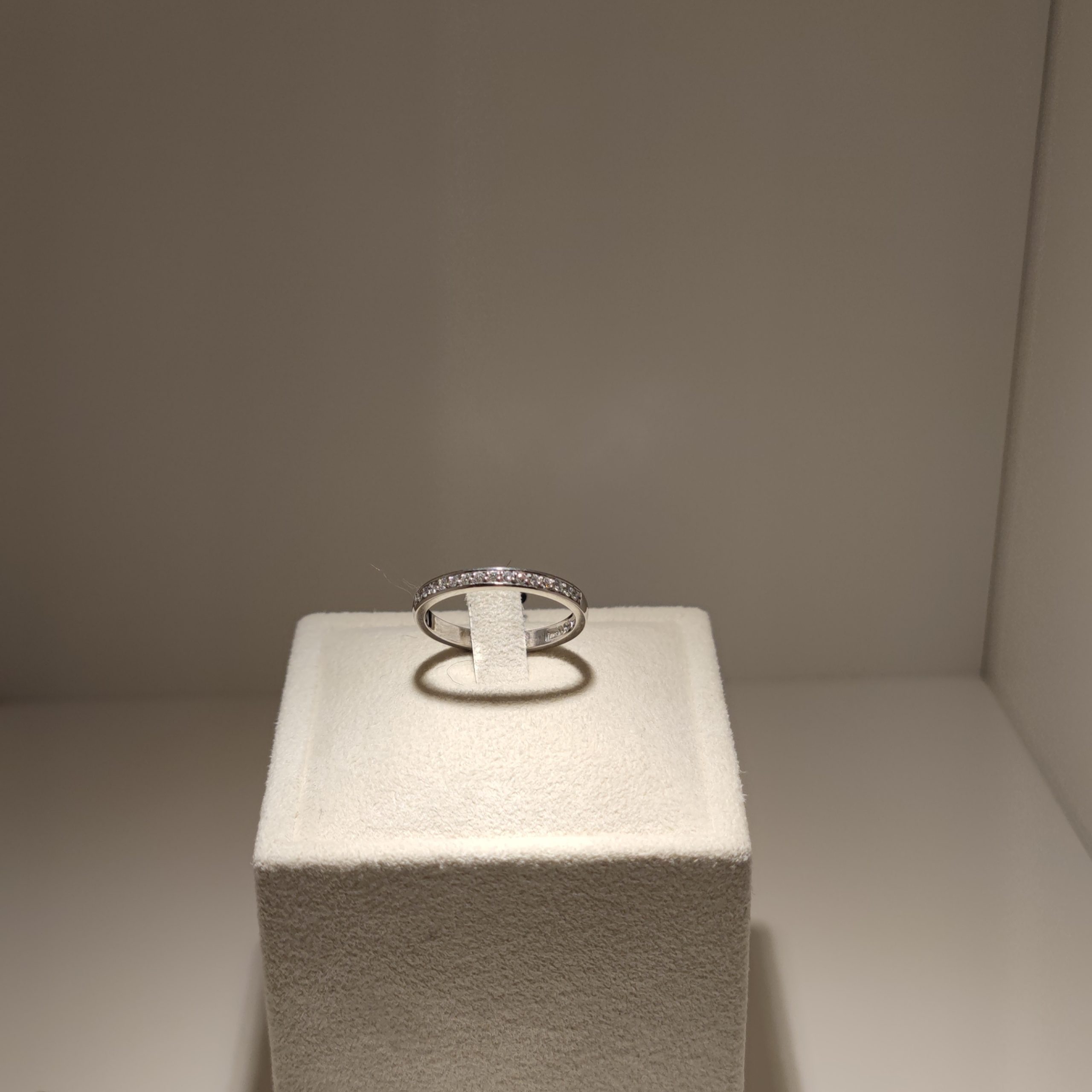 Engelbert Alliansring 15x0,01ct (0,15ct)